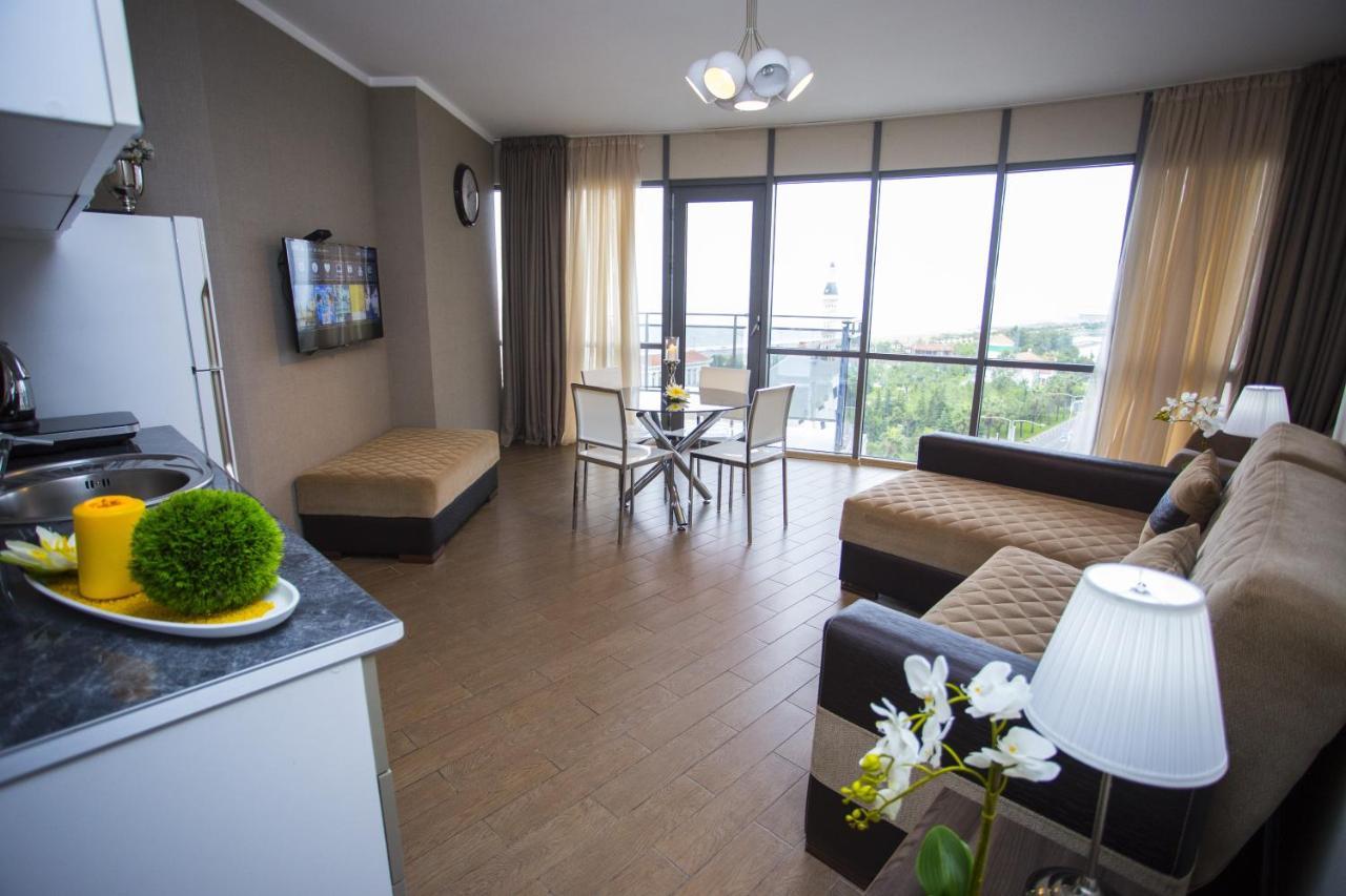 Lux Apartment Batum Dış mekan fotoğraf