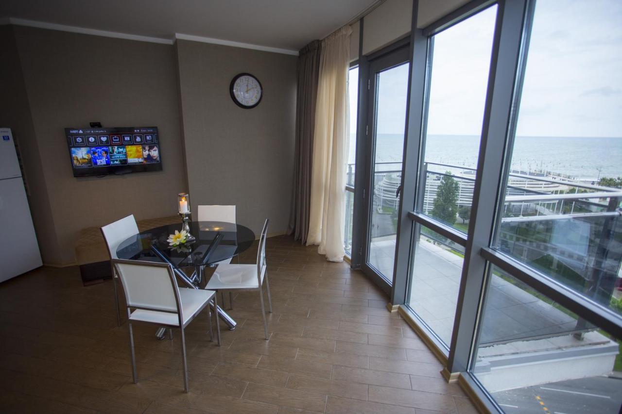 Lux Apartment Batum Dış mekan fotoğraf