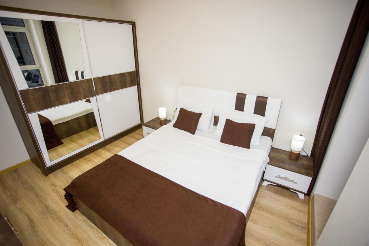 Lux Apartment Batum Dış mekan fotoğraf