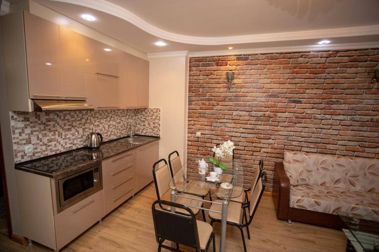 Lux Apartment Batum Dış mekan fotoğraf