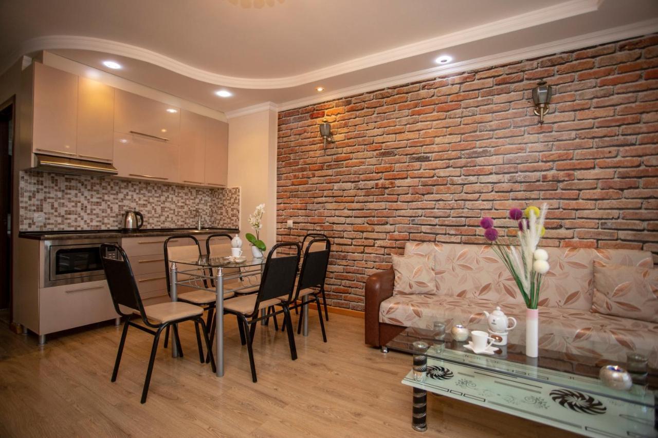 Lux Apartment Batum Dış mekan fotoğraf