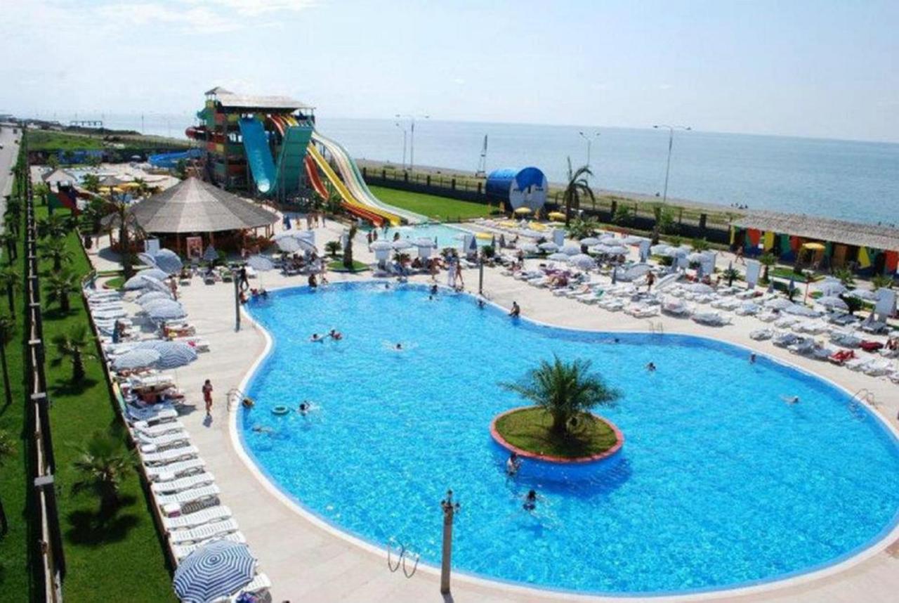 Lux Apartment Batum Dış mekan fotoğraf