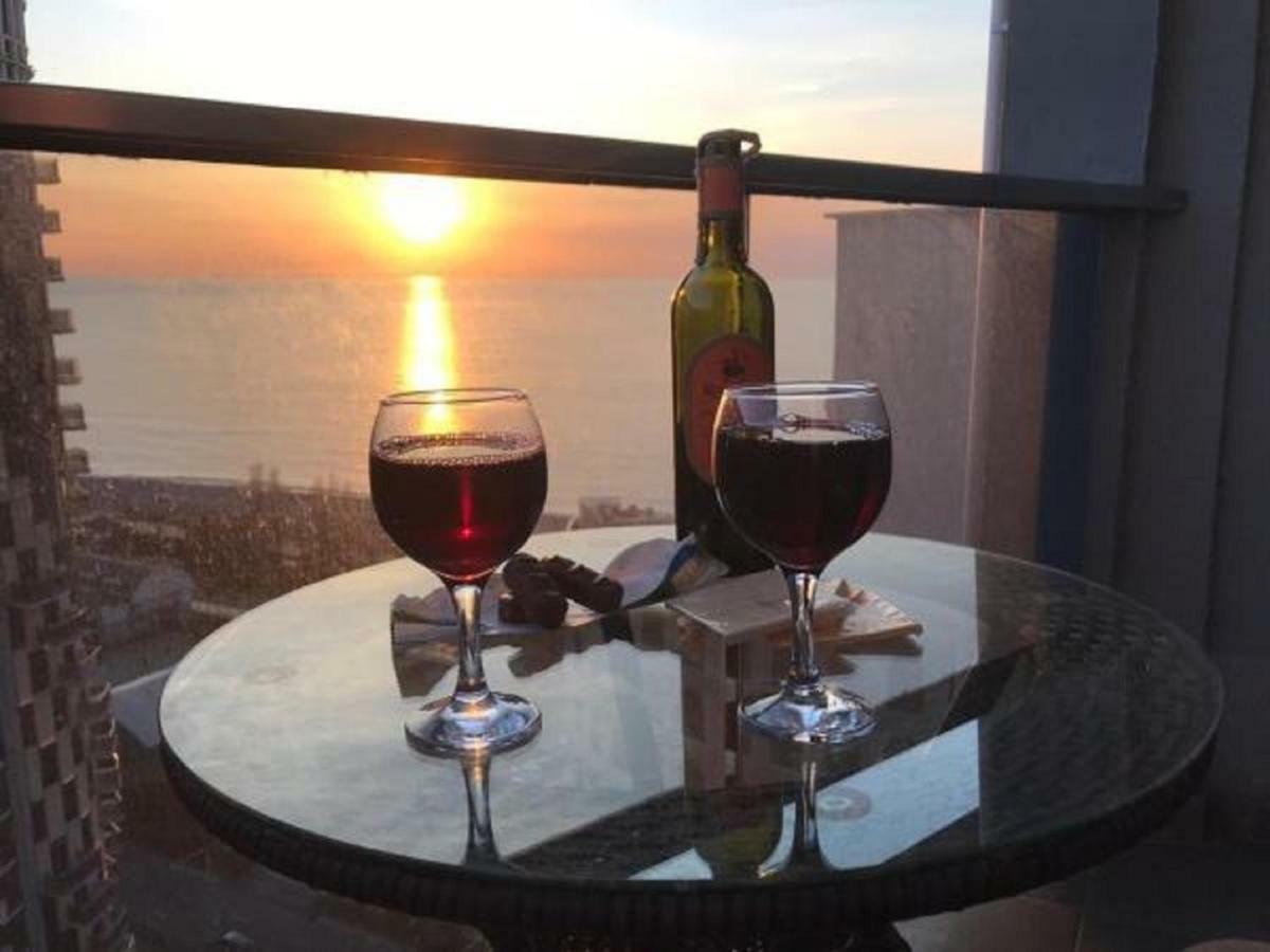 Lux Apartment Batum Dış mekan fotoğraf